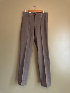 Dockers Men's Storm Grey Dress Pants - Straight Leg (32 x 38)